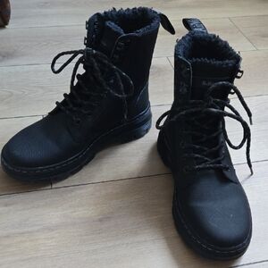 Dr.Martens Combs Fleece Lined Casual Boots Sz US 7M